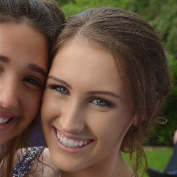 Meet your Posher, Kaylin - Picture 1 of 1